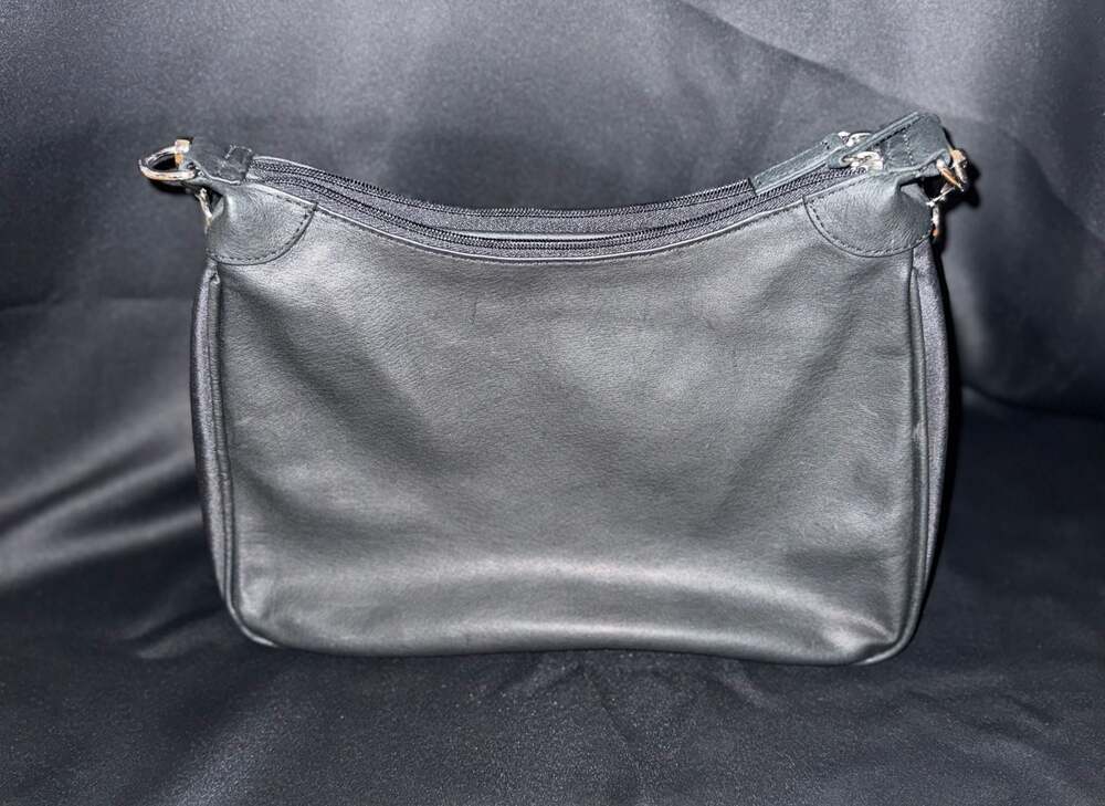 Gun Tote'n Mamas Black Cowhide Leather Concealed Carry Crossbody Hobo Bag